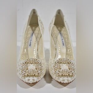 Authentic Elegant Manolo Blahnik Cream Lace Heels with Pearl Embellishments